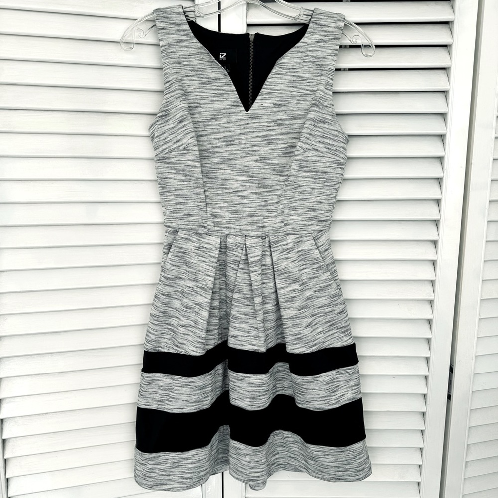 IZ BYER Dress - Size 3 Juniors - Grey, black, POCKETS, casual, soft, stylish